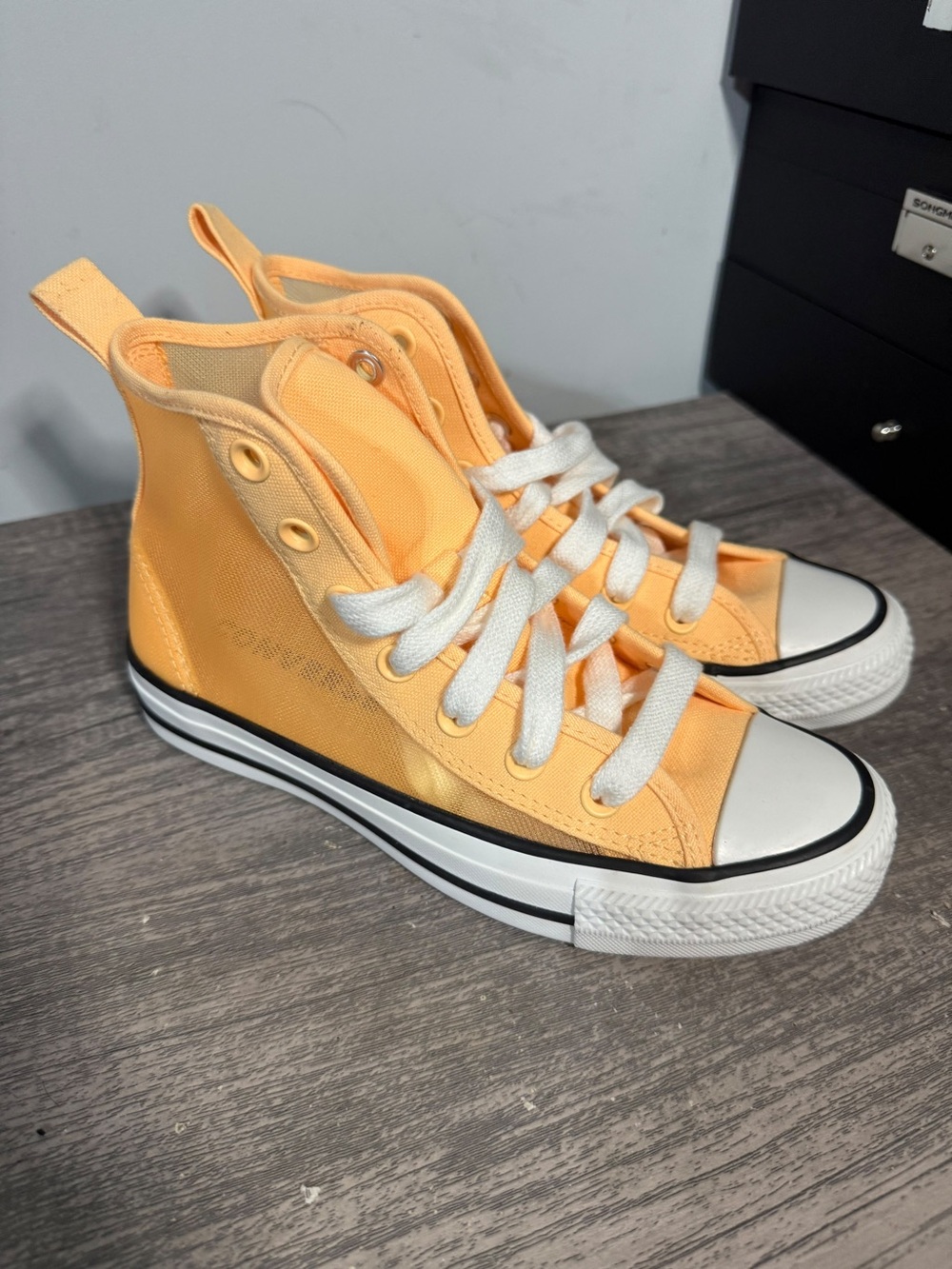 New Women’s mesh converse